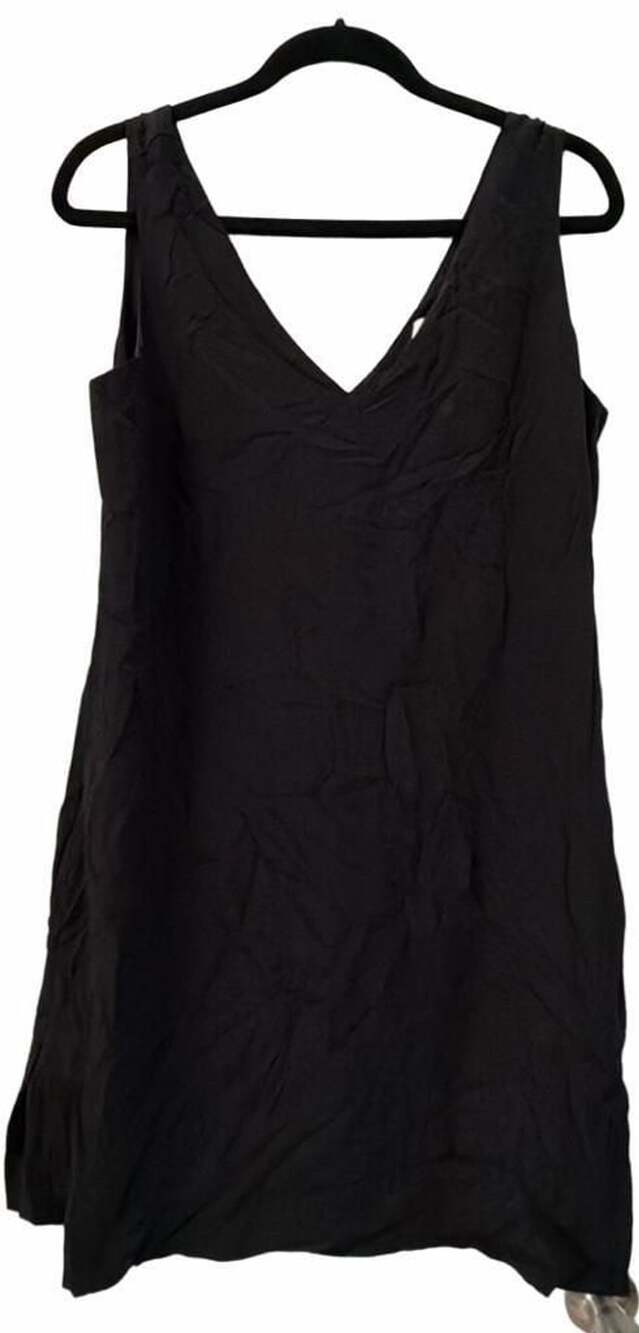 Cynthia Rowley 100% Silk Dress Size 10 Black V-Neck Mini